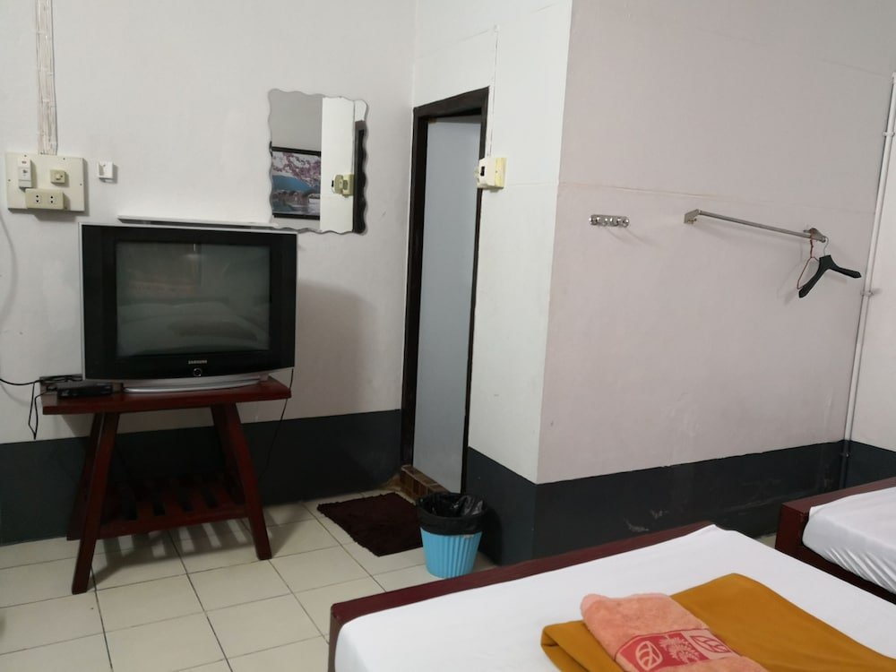 Фото Phiboonkit Hotel