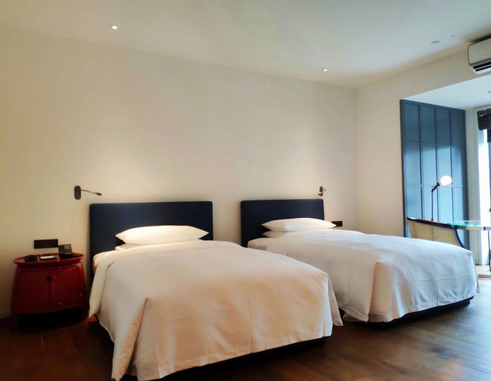 Фото The Mumian Hotel