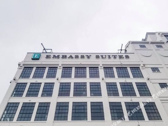Фото Embassy Suites by Hilton Rockford Riverfront