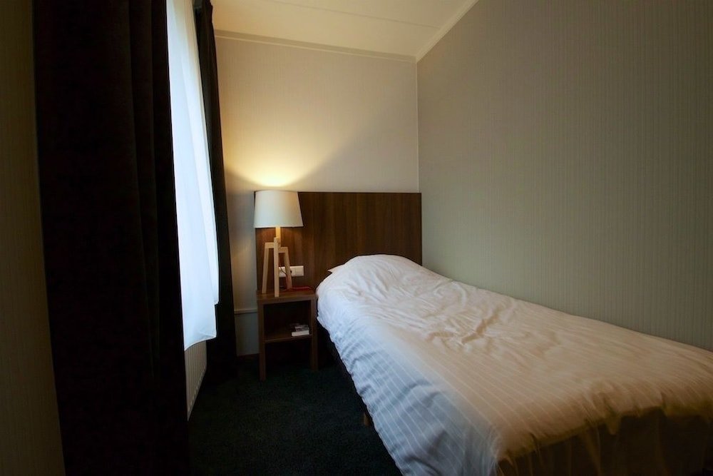 Фото Hotel Restaurant Brasserie De Roode Leeuw