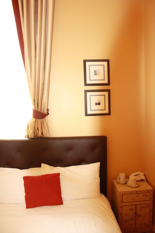 Фото Coronation Hotel