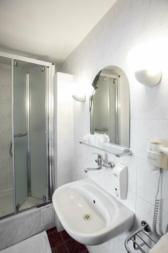 Гостиница Hotel Unibus в Бельск-Подляски