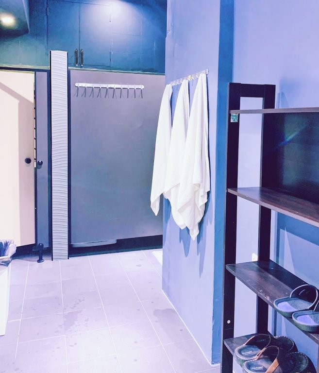 Фото Met A Space Pod at Boat Quay