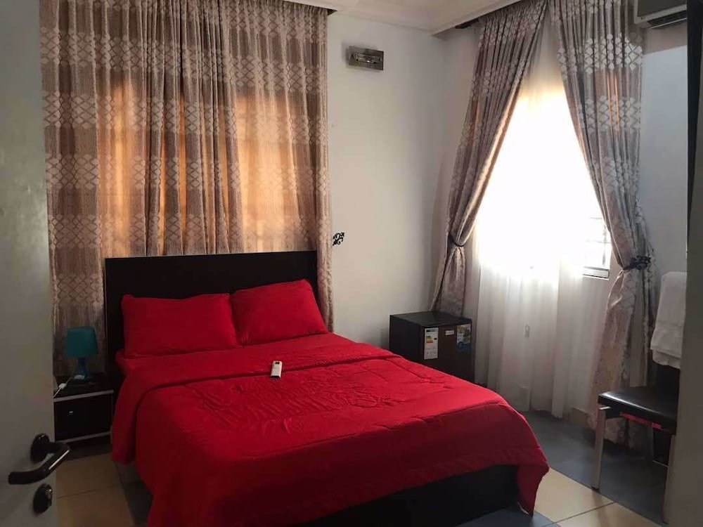 Фото Diplomatic Suites