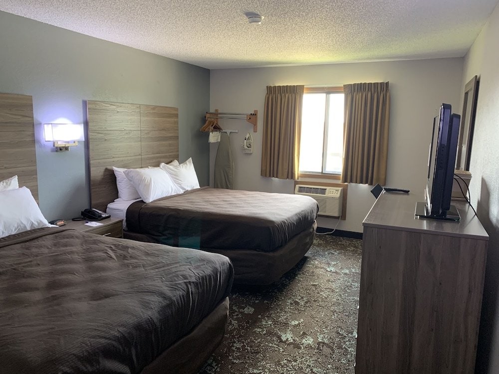 Фото SureStay Hotel by Best Western Cedar Rapids
