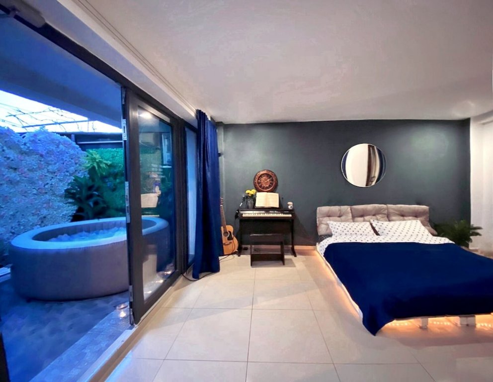 Фото Urban Garden Aparthotel