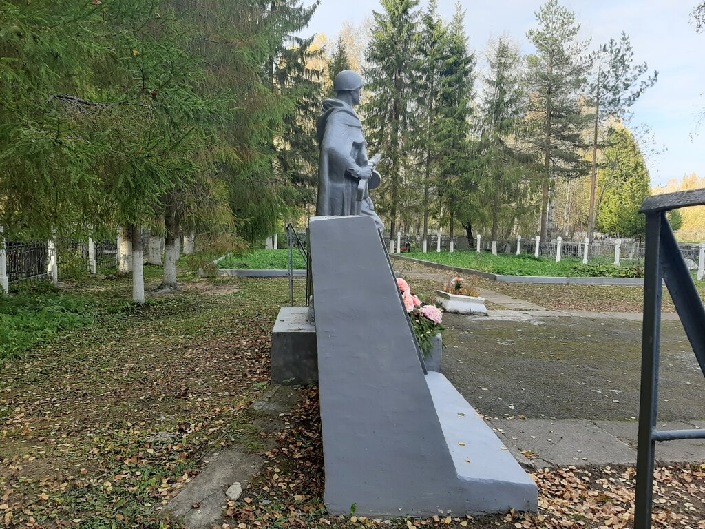Monument, memorial Мемориальный комплекс воинам, умершим в эвакогоспитале, Vologda Oblast, photo