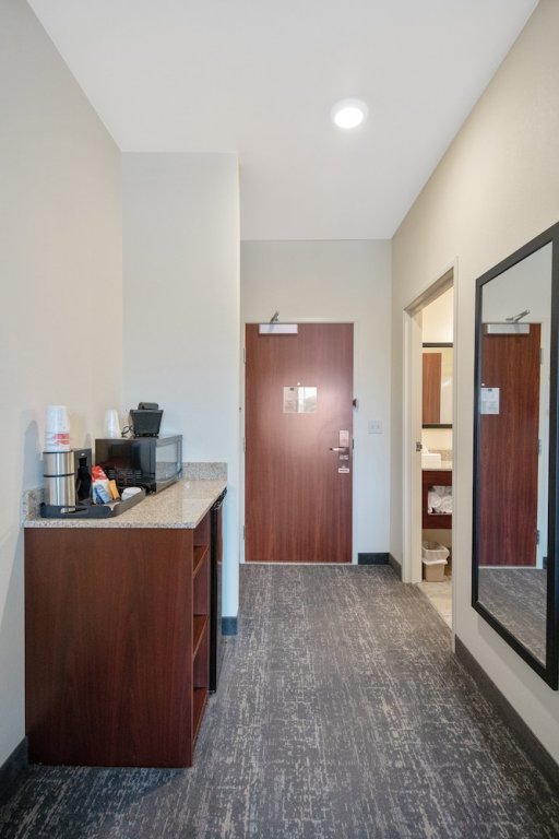 Фото Cobblestone Hotel & Suites - Austin