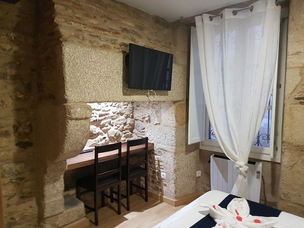 Фото Oxford Suites Santiago de Compostela