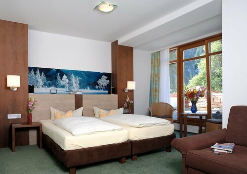 Гостиница Landhotel Böld and Restaurant Uhrmacher Oberammergau в Обераммергау