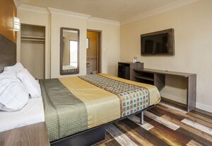 Гостиница Economy Inn Hollywood