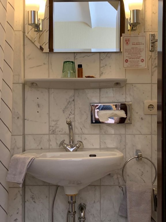Фото Hotel Burg Wassenberg