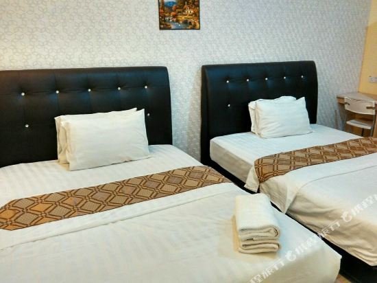 Фото Hotel Zamburger Sungai Besi