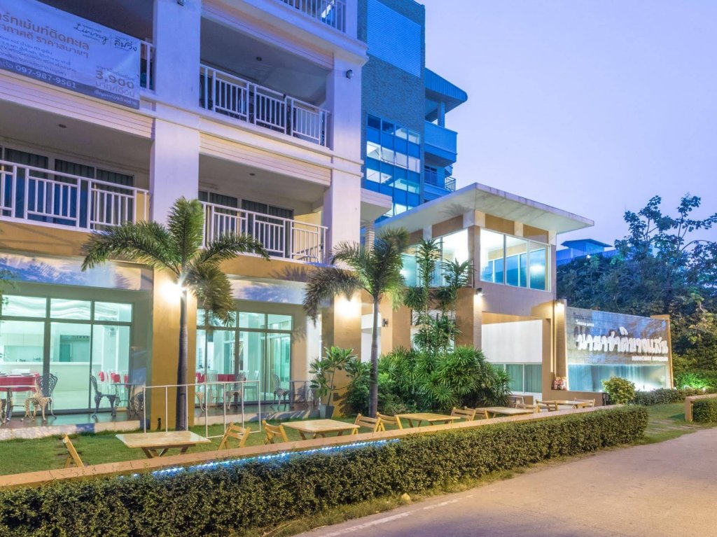 Фото Nana Chat Bangsaen Hotel