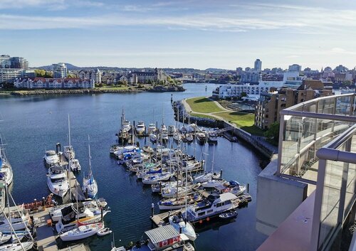 Гостиница Coast Victoria Hotel & x26; Marina by Apa в Виктории
