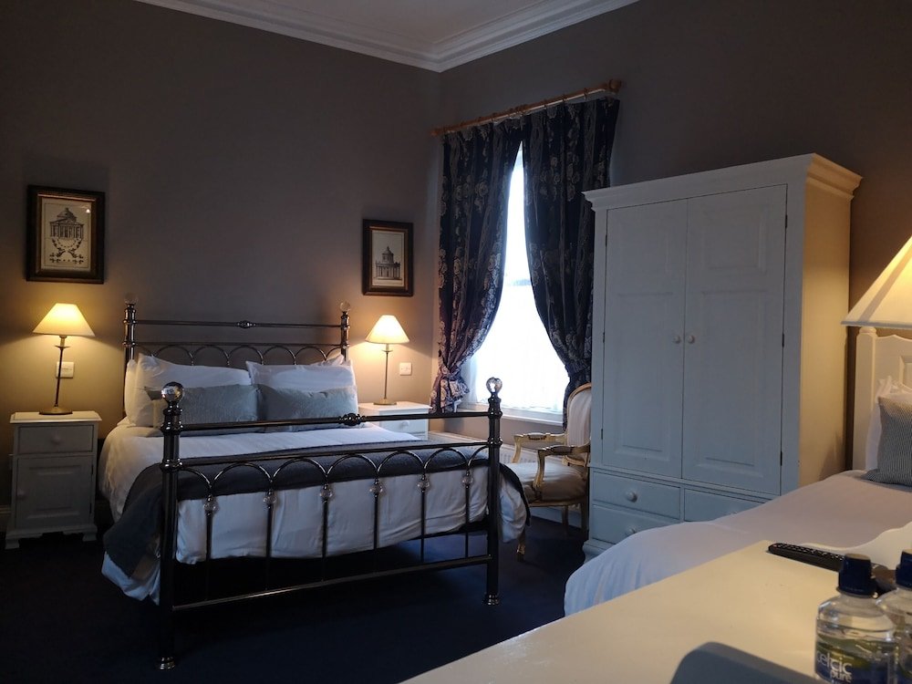 Фото O'Neills Victorian Pub and Townhouse