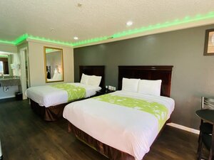 Гостиница Express Inn Hobby Airport