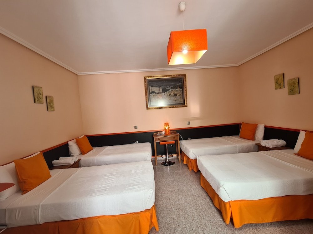 Фото C. H. Chelo