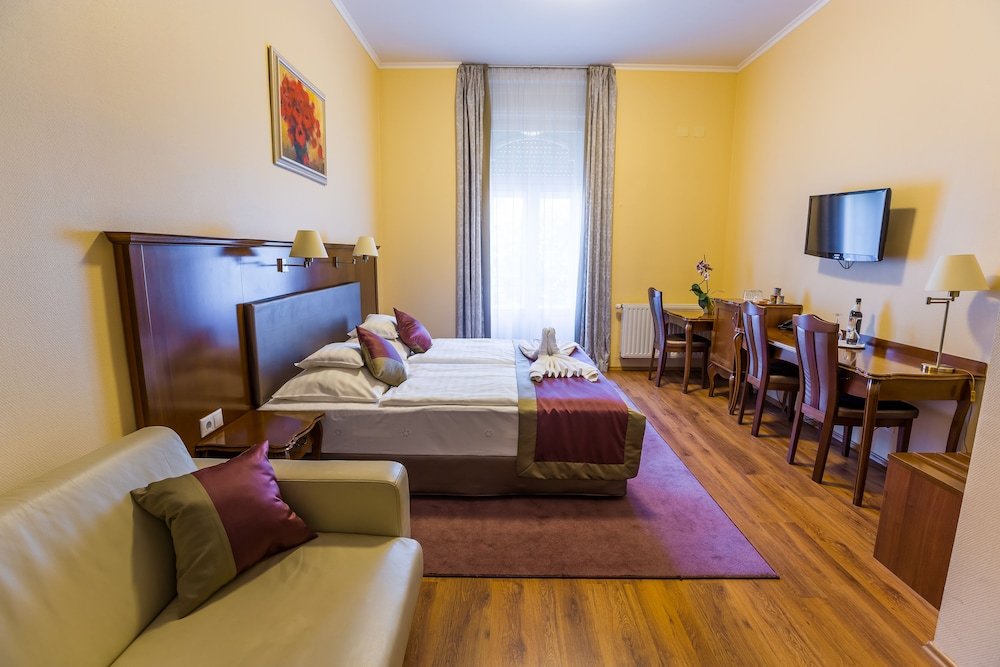 Фото Pannonia Hotel