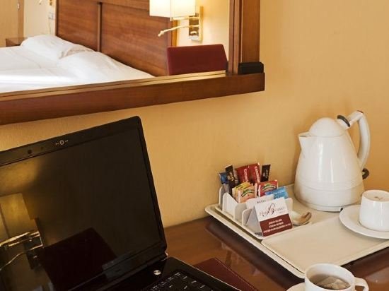 Фото Hotel Bécquer