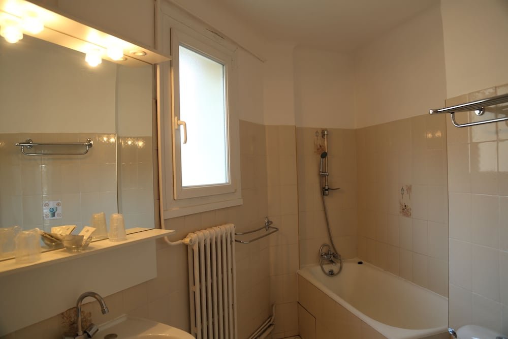 Фото Hôtel de France