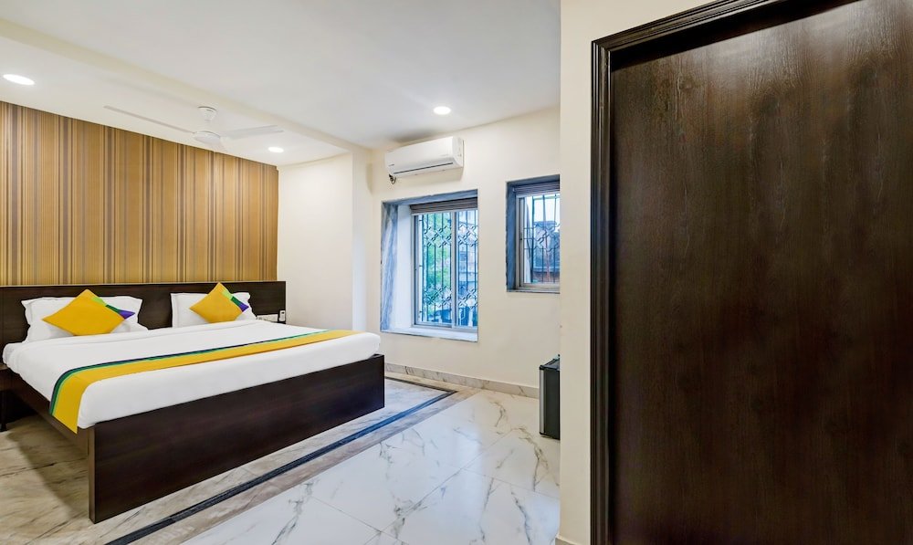 Фото Itsy by Treebo - Neeranand Plaza