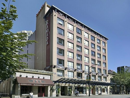 Гостиница Ramada Plaza by Wyndham Toronto Downtown в Торонто