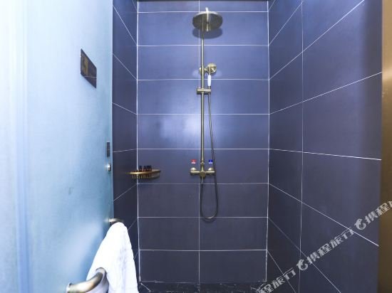 Фото James Joyce Coffee Hotel Suzhou Mudu Subway Station Branch