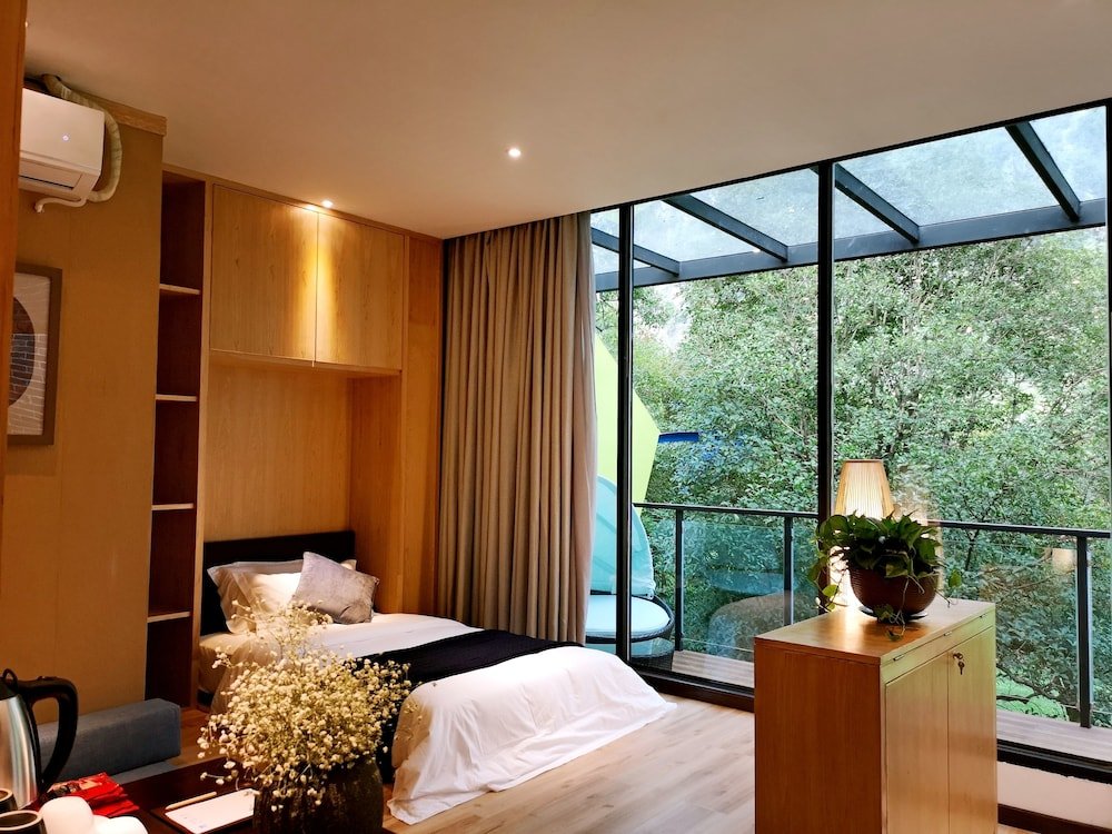 Фото Guilin Crystal Crescent Moon Hotel