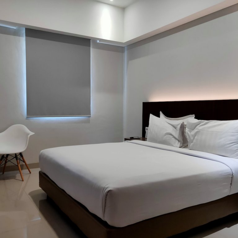 Фото Emerald Hotel