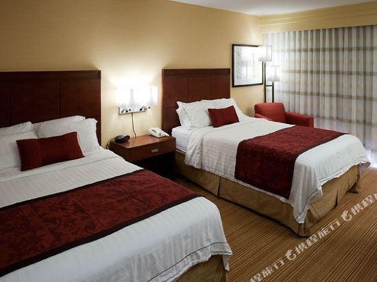 Фото Courtyard by Marriott Portland Hillsboro