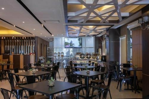 Гостиница Jle's Hotel в Манадо