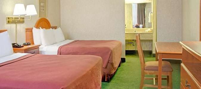 Фото Days Inn by Wyndham Alexandria South