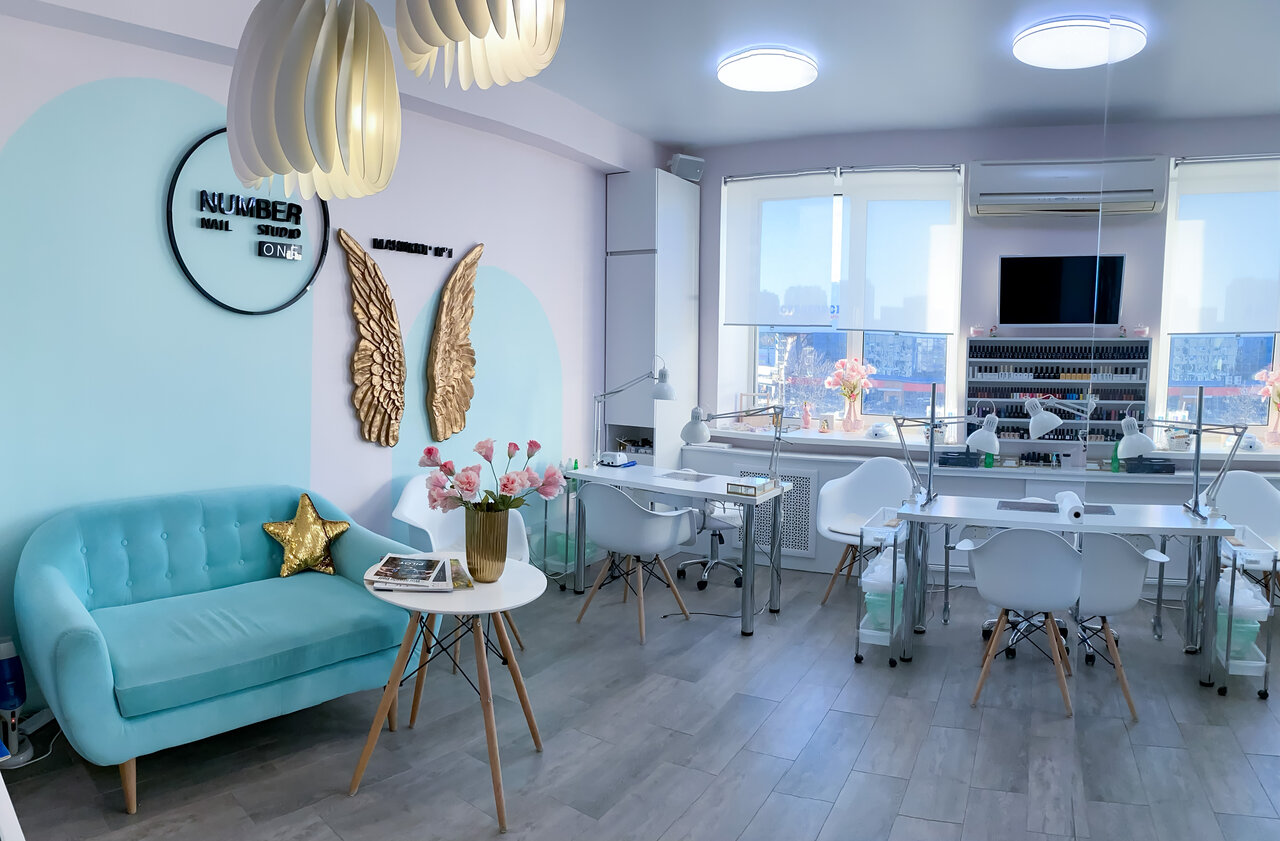 «Ногтевые студии с наградой «Хорошее место» в Пензе» фото материала