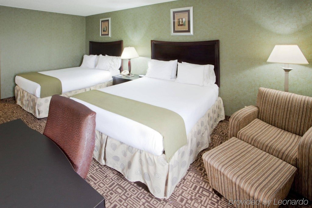 Фото Holiday Inn Express & Suites Harrison