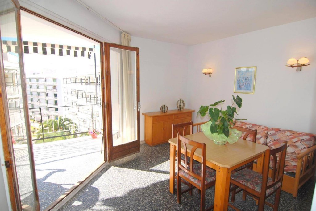 Фото Apartamentos Zeus Sant Jordi