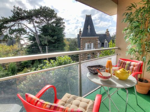 Гостиница Les Jardins de la Malouine в Динаре