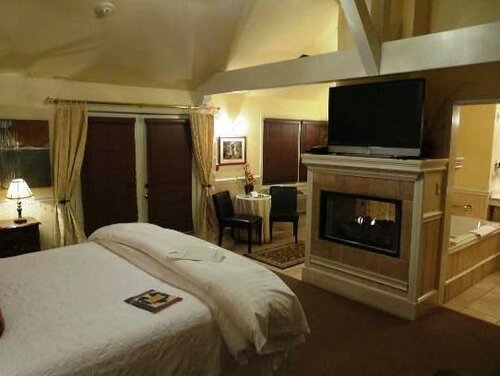 Гостиница 1801 First Luxury Inn в Напе