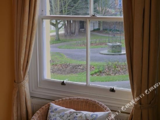 Фото Goodenough Guesthouse