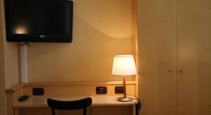 Фото Hotel Sant Ambroeus