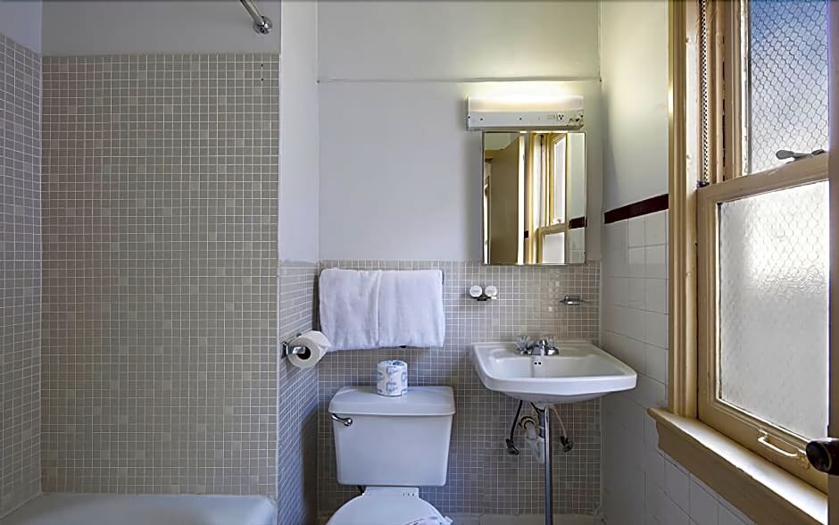 Фото Leamington Hotel