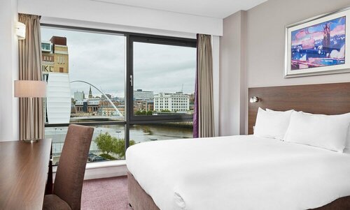 Гостиница Jurys Inn Newcastle Quayside