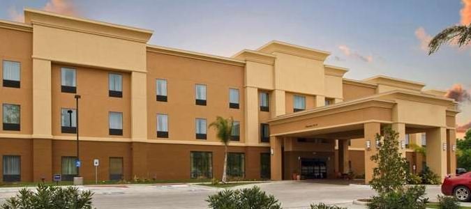 Фото Hampton Inn Beeville