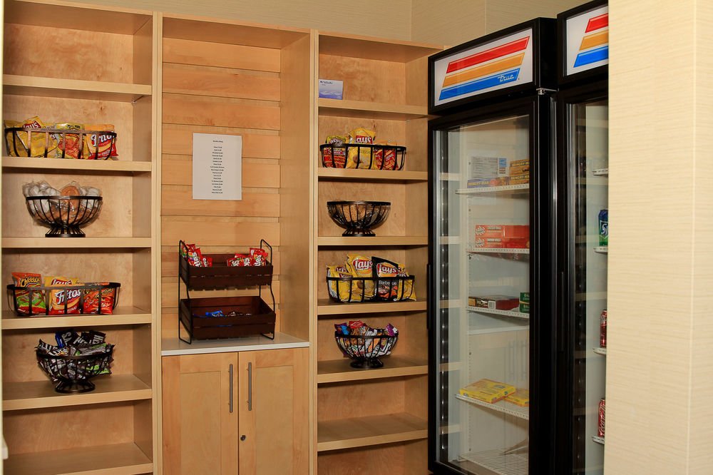 Фото Holiday Inn Express & Suites San Antonio Se by At&t Center, an Ihg Hotel