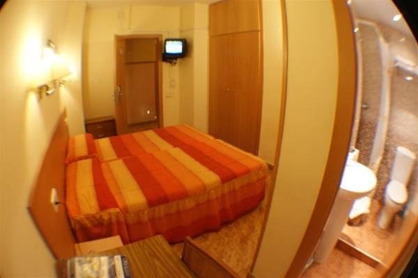 Фото Hostal Río de Castro Barcelona