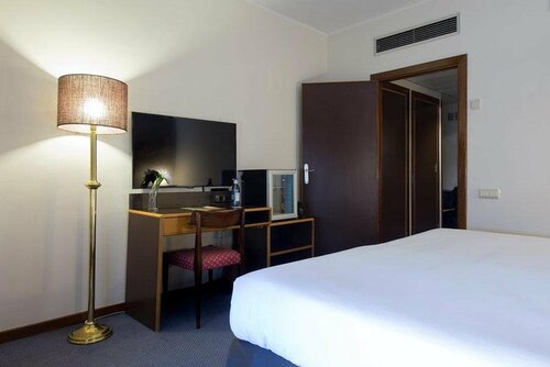 Внешний вид отеля Hotel Goya в Сарагосе, фото 3