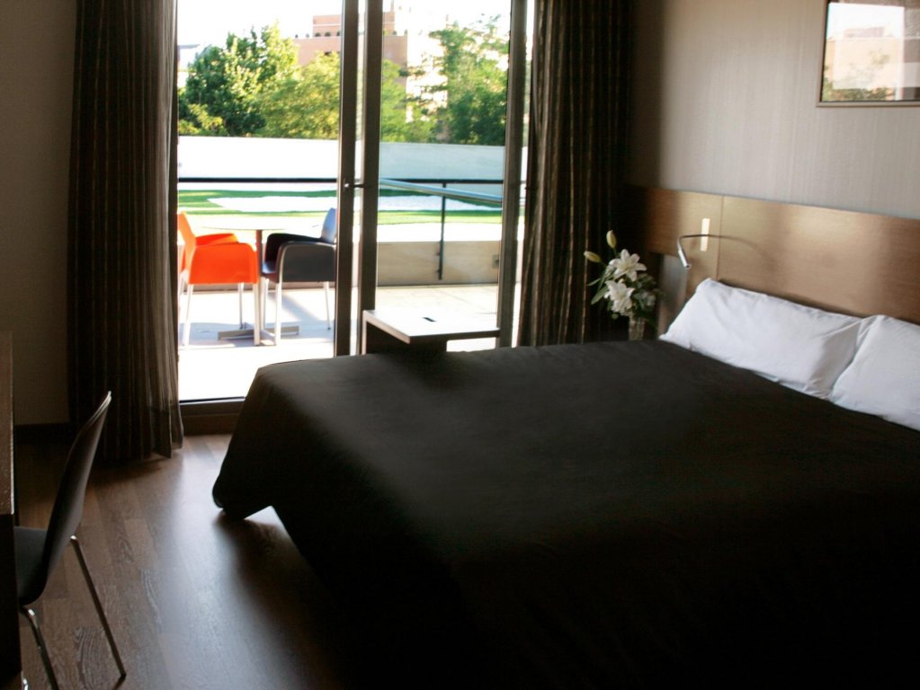 Фото Hotel Tach Madrid Airport