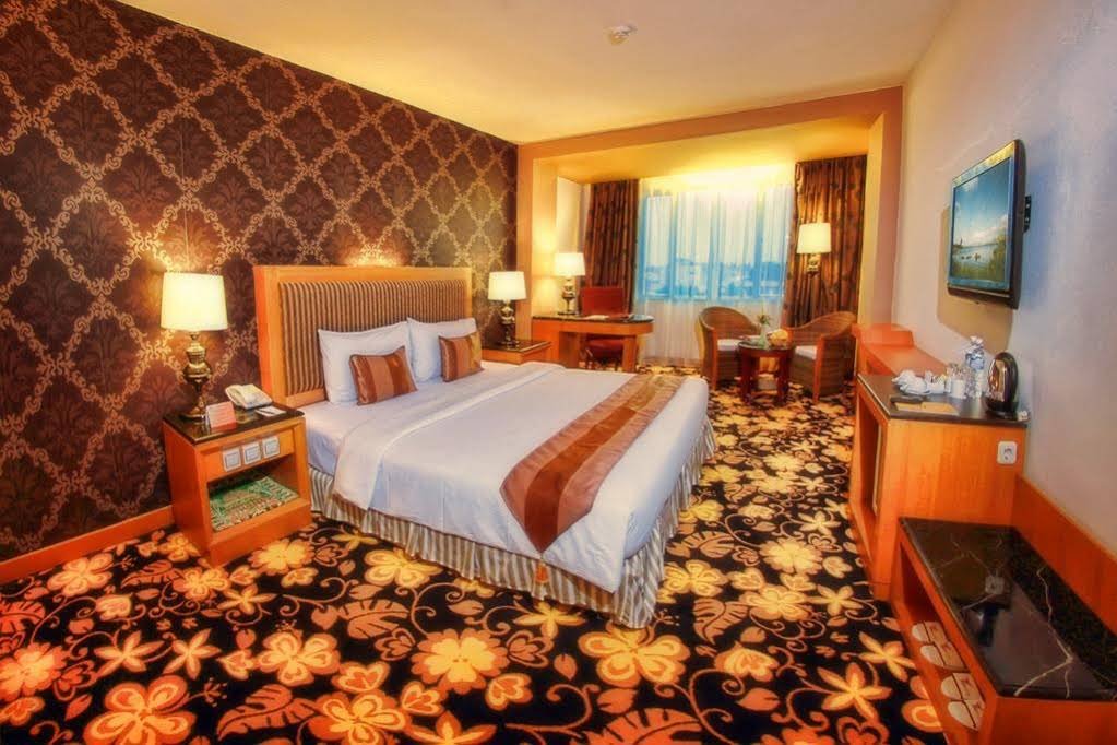 Фото Grand Rocky Hotel