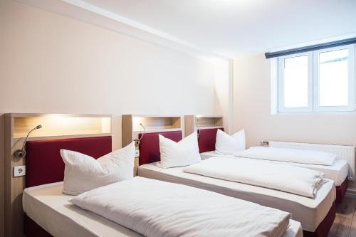 Фото Hotel Hamburger Perle