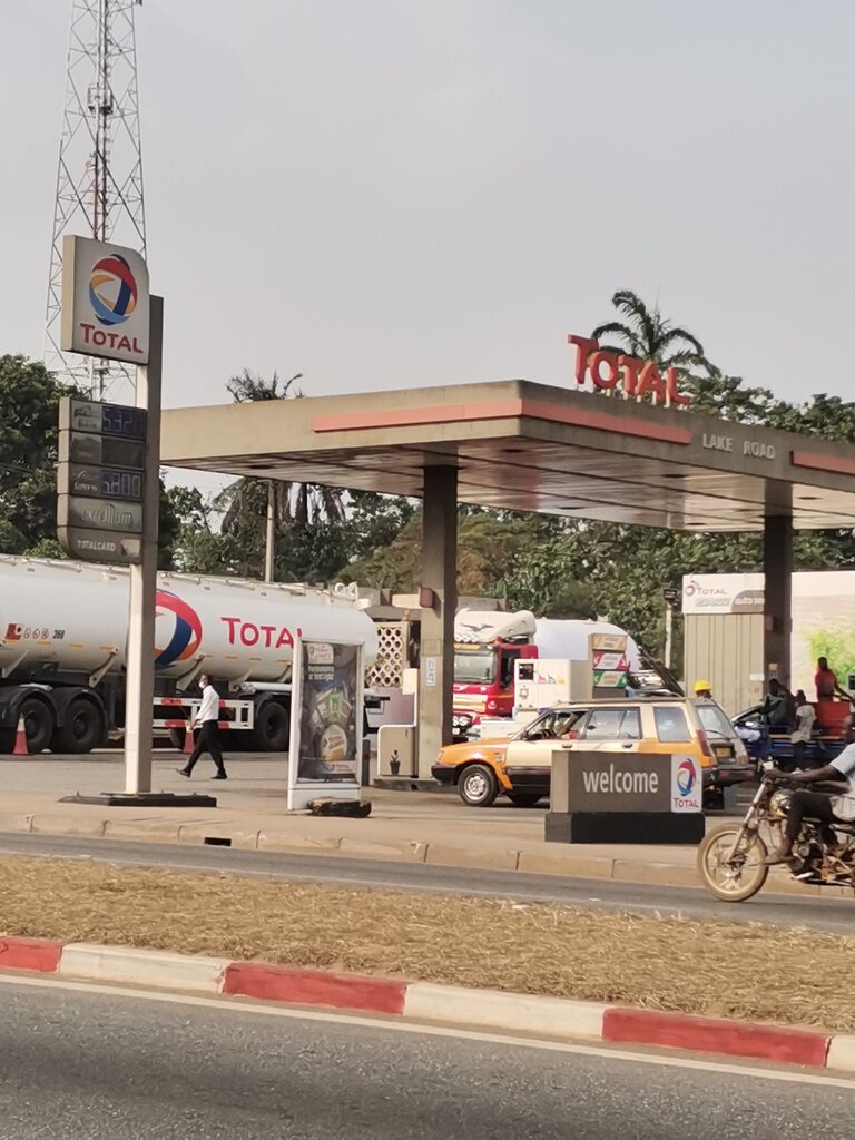 Gas station Total, Lake Road, Kumasi, photo